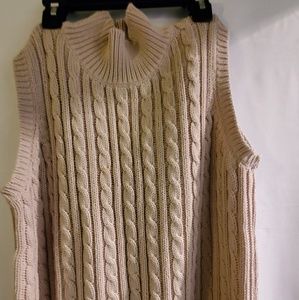 Sweater vest. 25" length, 18" width